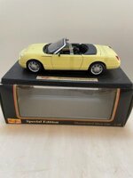 maisto-31866-thunderbird-show-car