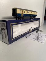 lima-309325-bls-luggage-coach-class-d