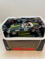 burago-3016-jaguar-e-cabriolet-1961-n-44