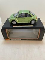 maisto-31875-volkswagen-new-beetle