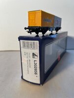 lima-l302856-flat-wagon-with-containers