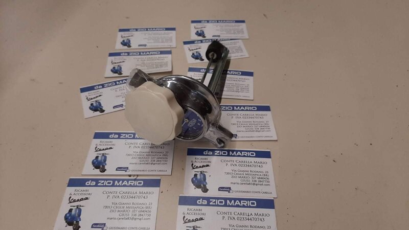 tappo-serbatoio-con-galleggiante-indicatore-livello-miscela-vespa-125-150-160-180-200-v1-v15-v30-v33