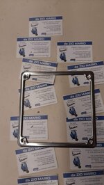 cornice-cromata-targa-tipo-europea-per-moto-e-vespa-125-150-180-200-dimensione-mm-185x185