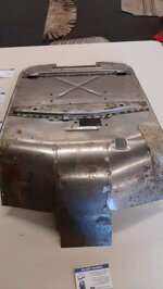 pedana-con-parte-di-scudo-per-vespa-px-pe-arcobaleno-con-foro-pedale-freno-quadrato-dal-1984-in-poi