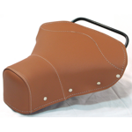 sella-triangolare-corta-anteriore-di-colore-marrone-cuoio-con-borchie-per-vespa-gtr-vbb-vba-vnb-vna