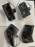 kit-serie-4-frecce-anteriori-con-9-led-e-posteriori-cromate-lenti-nere-fume-per-vespa-px-pe
