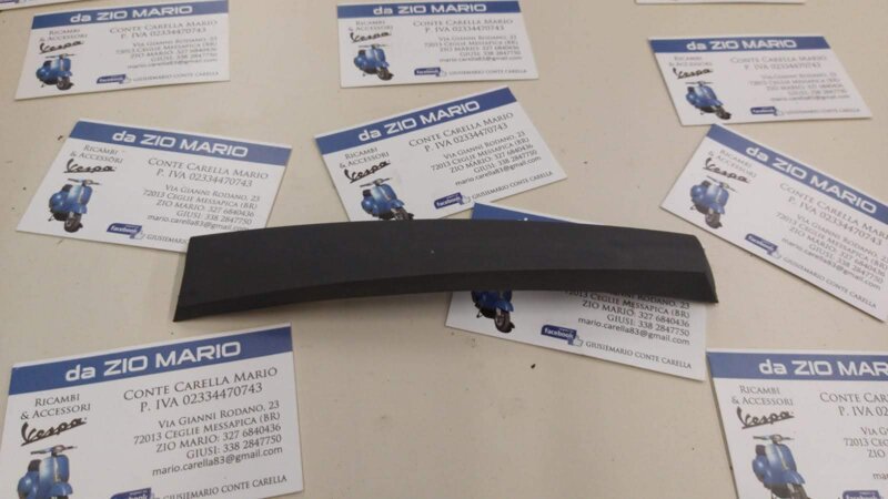cresta-fregio-parafango-in-plastica-nera-per-vespa-50-special