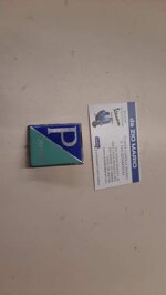 kit-targhetta-scudetto-scritta-adesiva-e-griglia-calandra-cromata-per-vespa-px-80-125-150-200