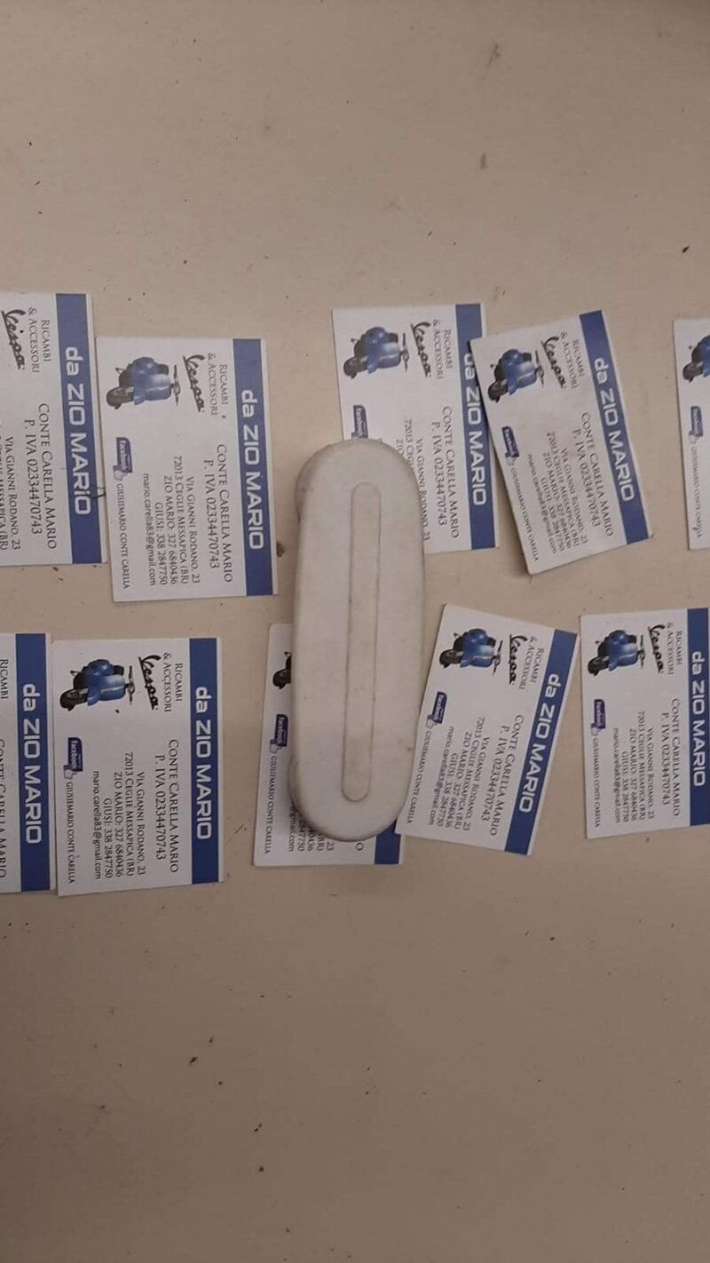 coprimolleggio-coperchiomozzo-in-plastica-bianca-per-vespa-125-150-200-cc-pe-px-prima-serie
