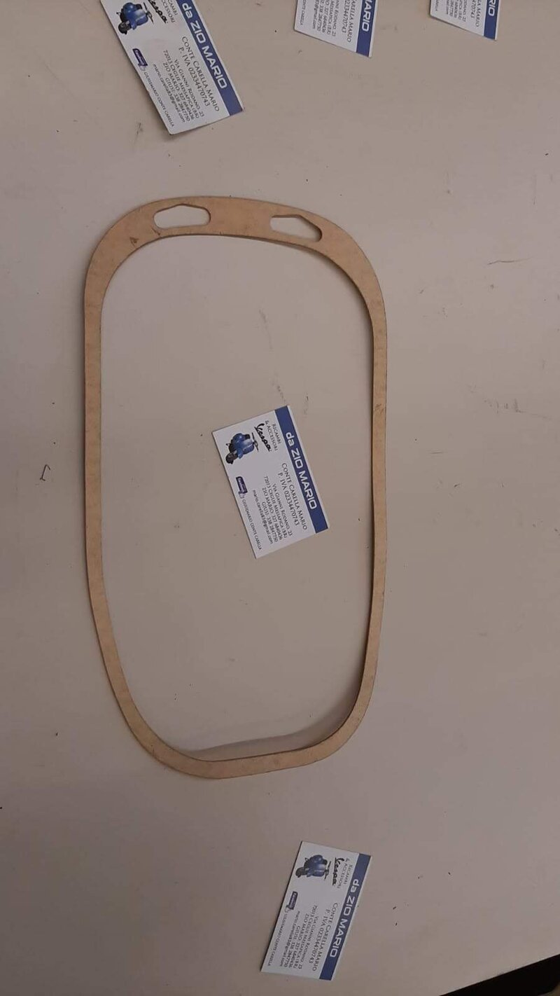guarnizione-in-carta-tra-scocca-e-serbatoio-per-vespa-gtr-sprint-vbb-vnb-gl-super-gs-ss-rally-px-pe