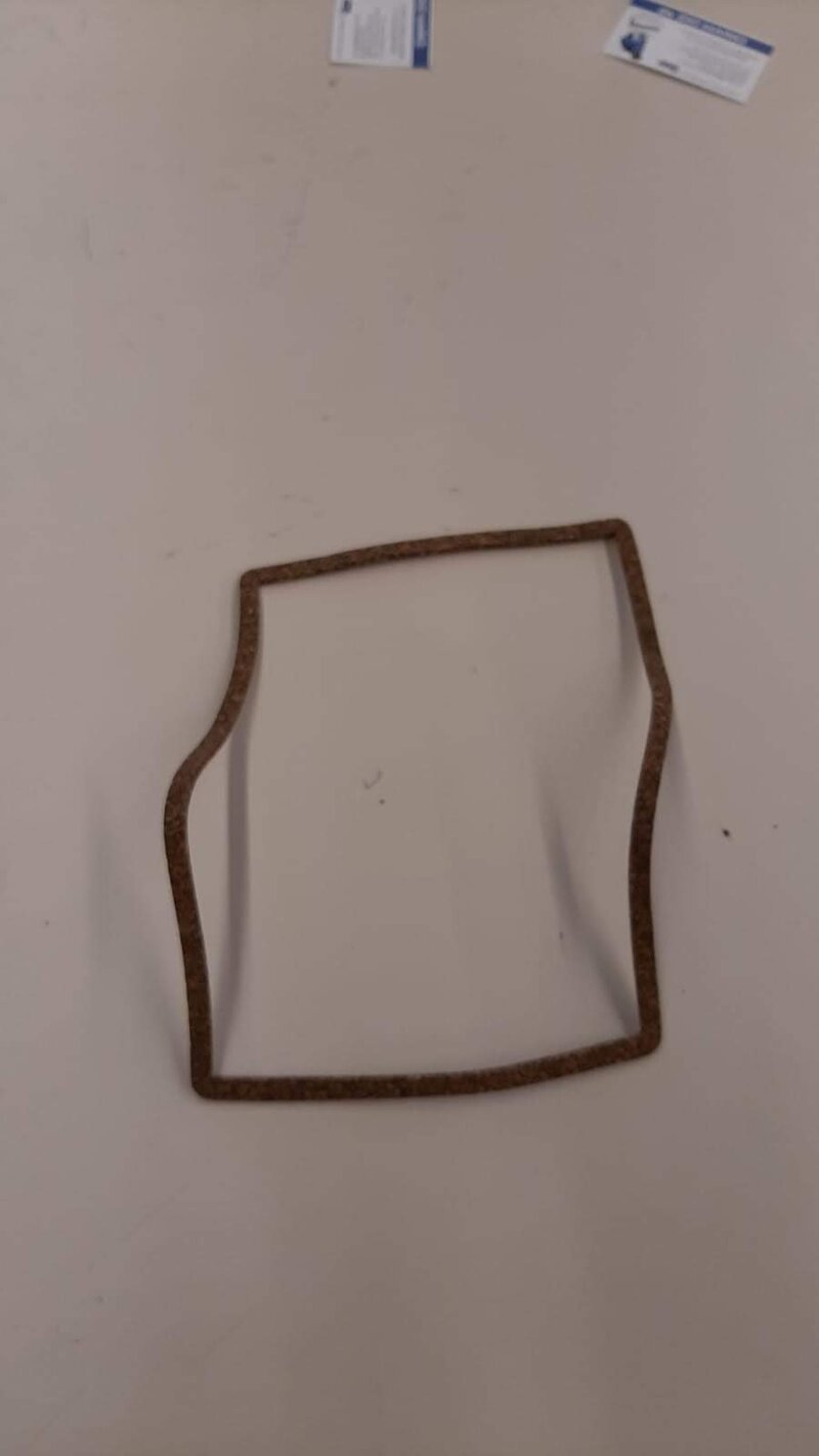 guarnizione-in-carta-tra-scocca-e-serbatoio-per-vespa-125-cc-v1t-a-v15t-v30t-a-v33t-dal-1948-al-195