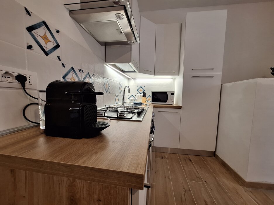 9abc5d186f88205e61b1cc350811e184e281eb54