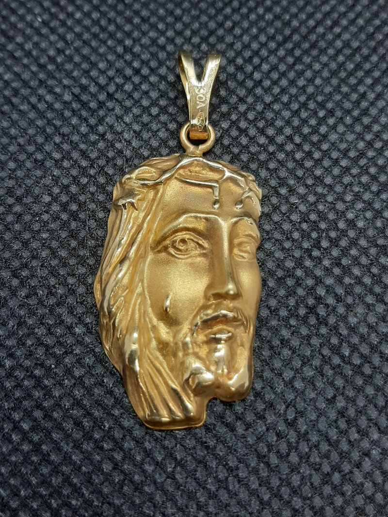 ciondolo-in-oro