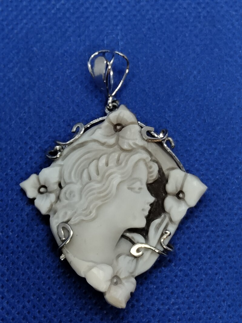 ciondolo-in-argento-a551 ciondolo-in-argento-a551