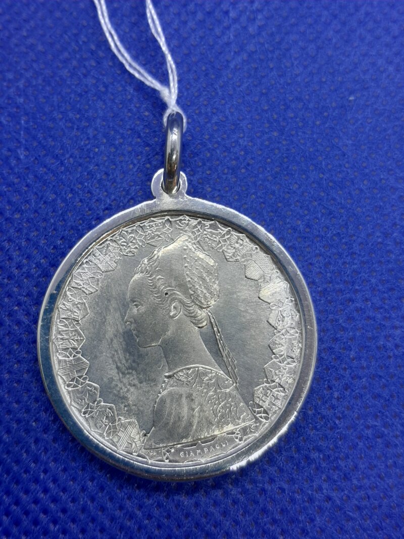 ciondolo-in-argento-a708