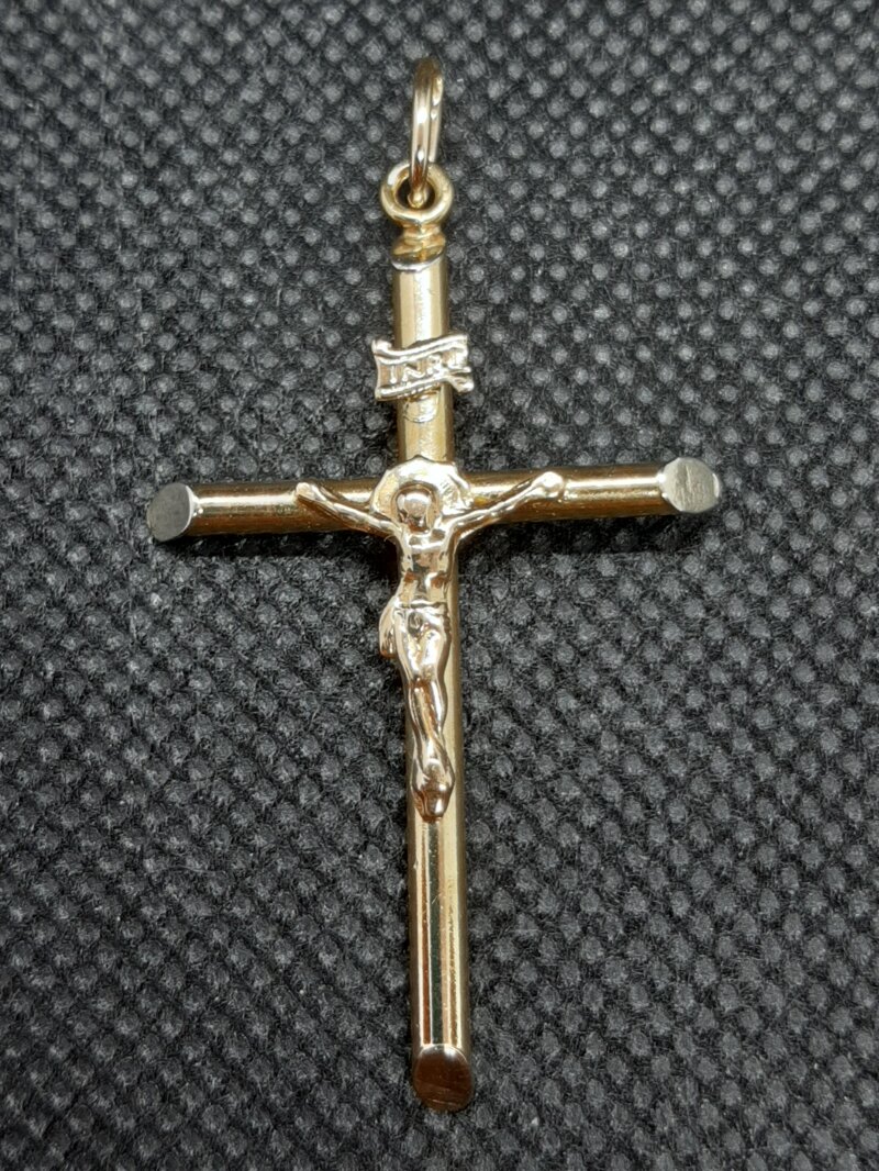 ciondolo-in-oro
