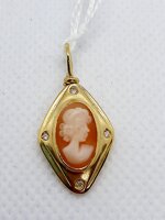 ciondolo-in-oro