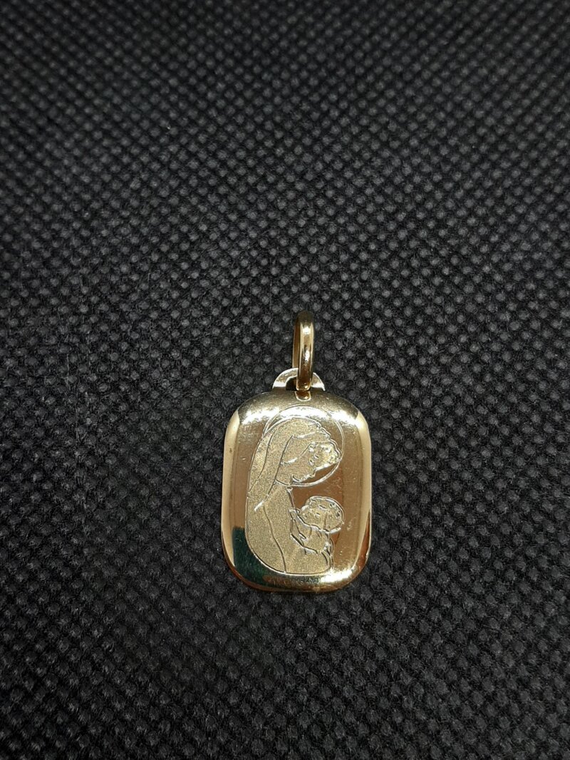 ciondolo-in-oro