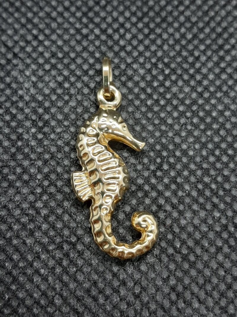 ciondolo-in-oro