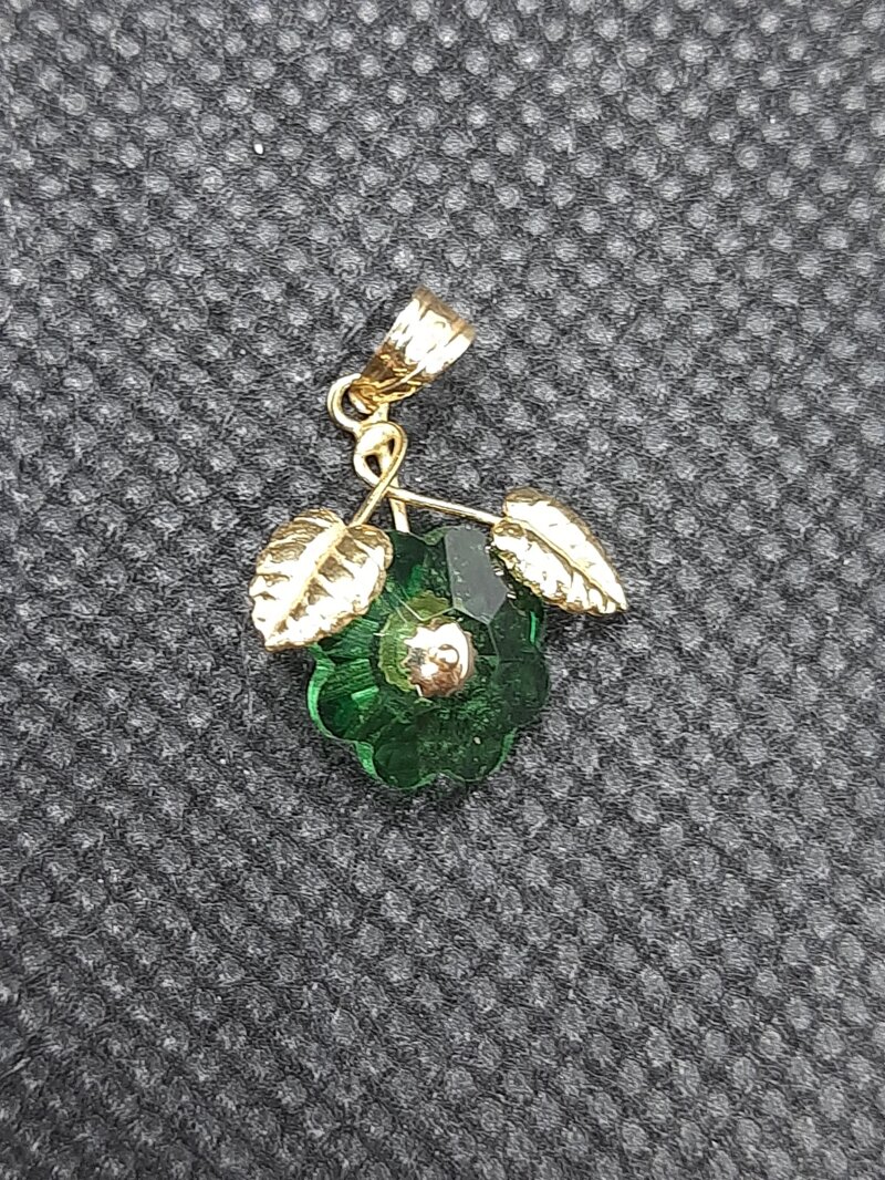 ciondolo-in-oro-1724 ciondolo-in-oro-1724