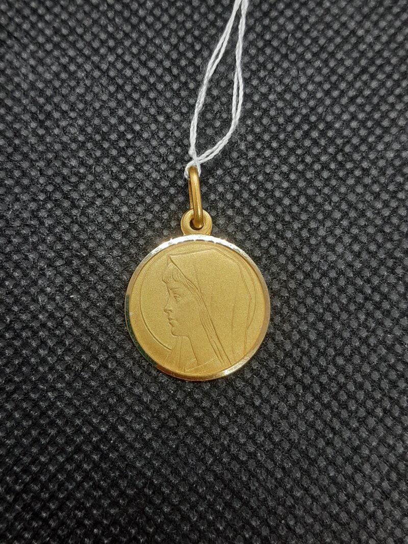 ciondolo-in-oro-1719