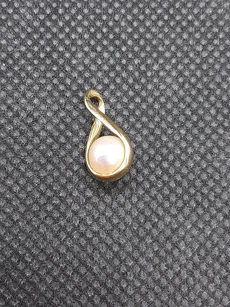 ciondolo-in-oro-1739