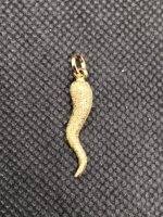 ciondolo-in-oro-1896