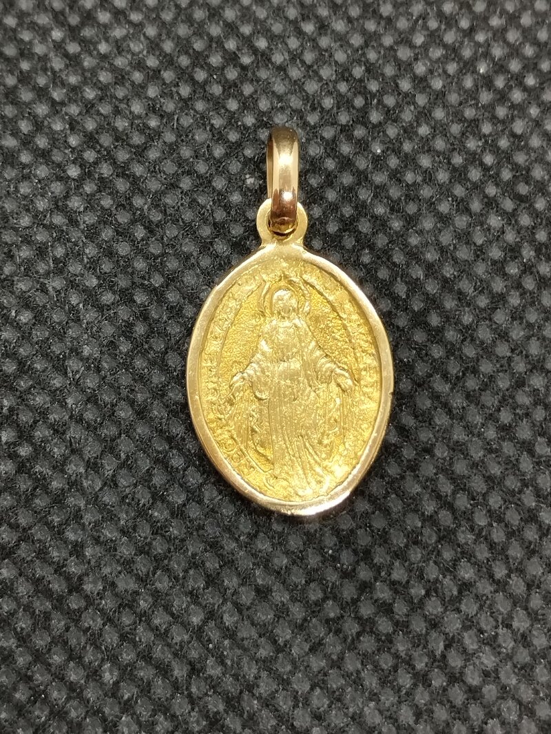 ciondolo-in-oro