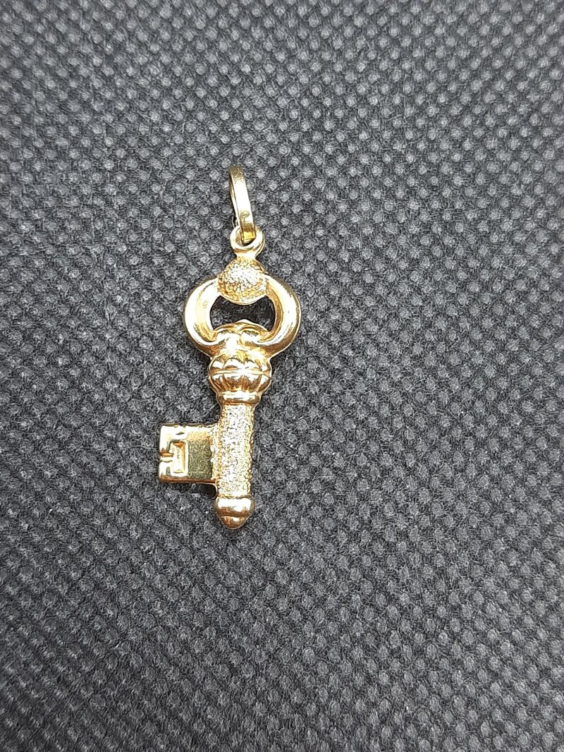 ciondolo-in-oro