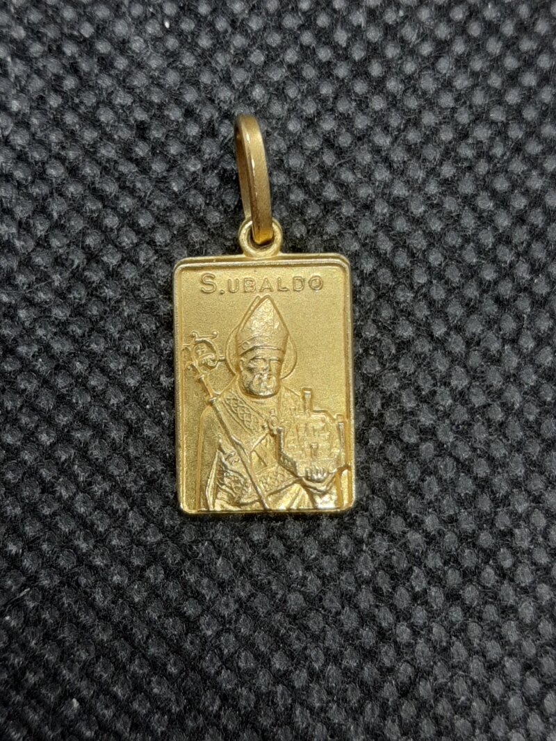 ciondolo-in-oro-1742