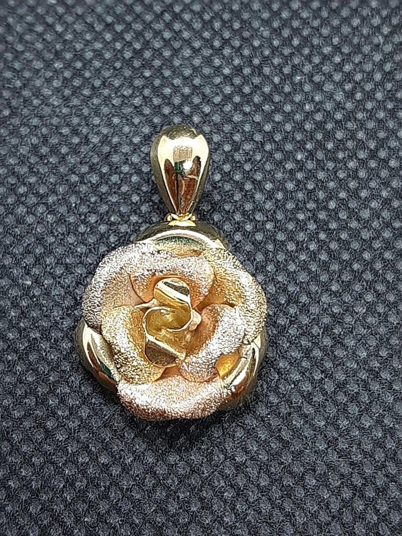 ciondolo-in-oro