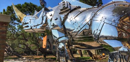 hands-scultpure-supporting-building-in-venice-to-raise-awareness-about-global-warming-1024x683.jpeg hands-scultpure-supporting-building-in-venice-to-raise-awareness-about-global-warming-1024x683.jpeg