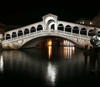 ponte-dei-sospiri-interno-3.jpeg ponte-dei-sospiri-interno-3.jpeg