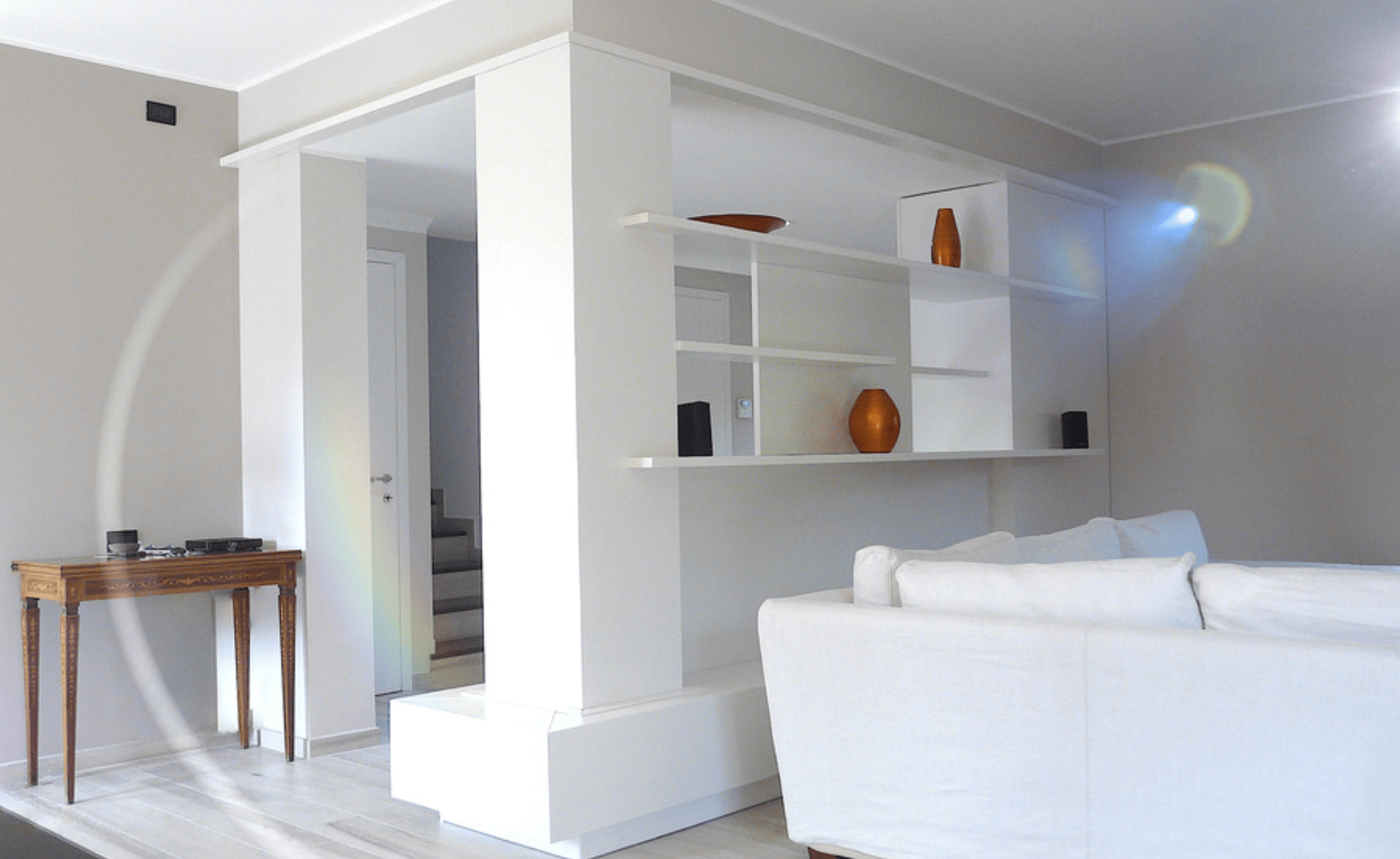 Total White — image 01