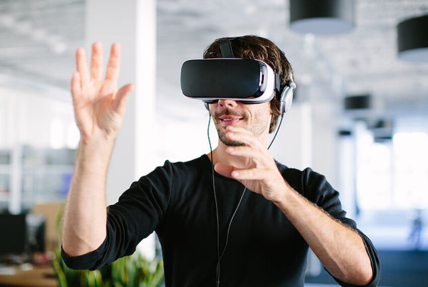 Perchè la nostra realtà è "virtuale"? Semplice: lo facciamo per voi.