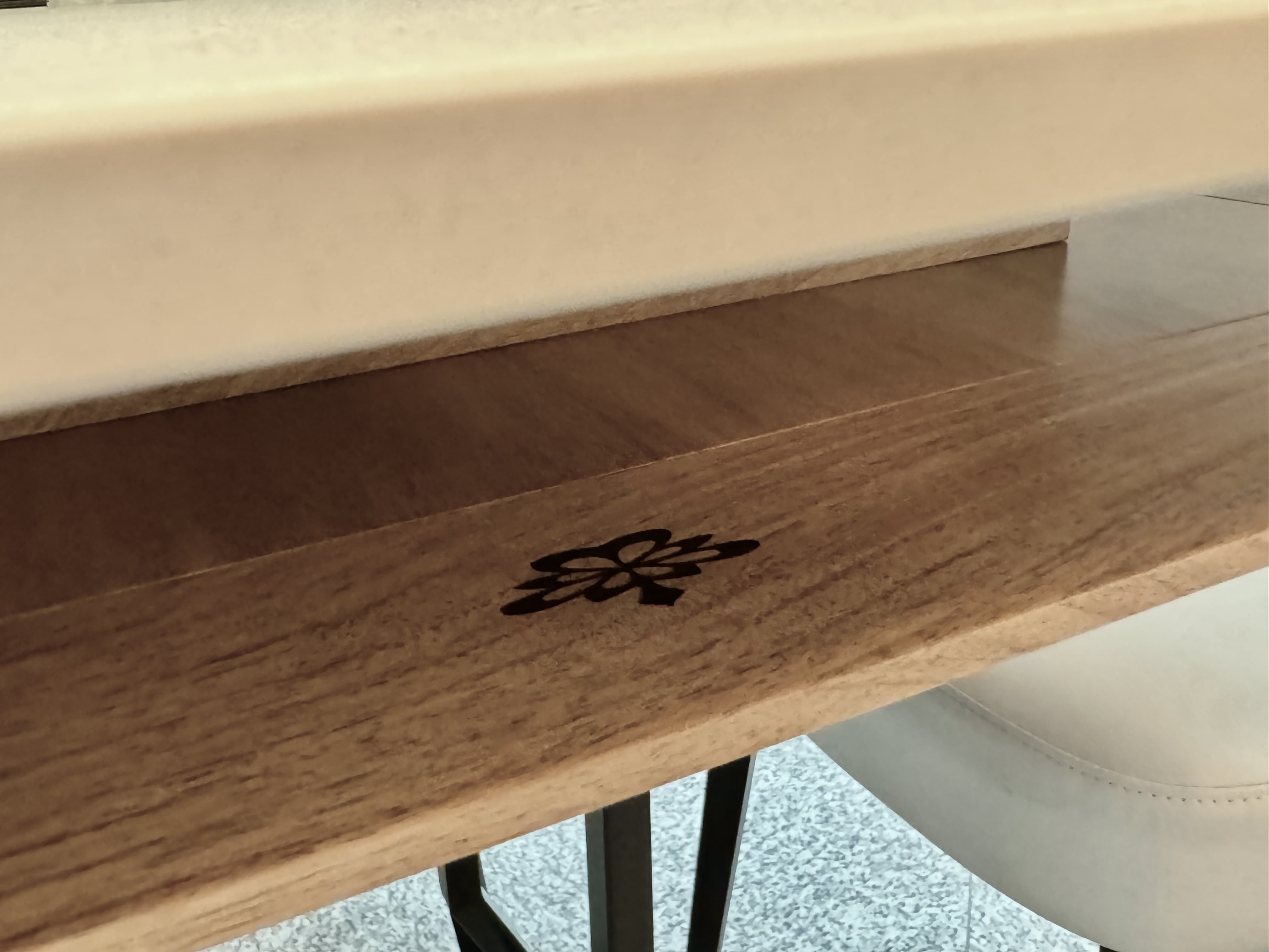 MAD Galateo Table — product view 03