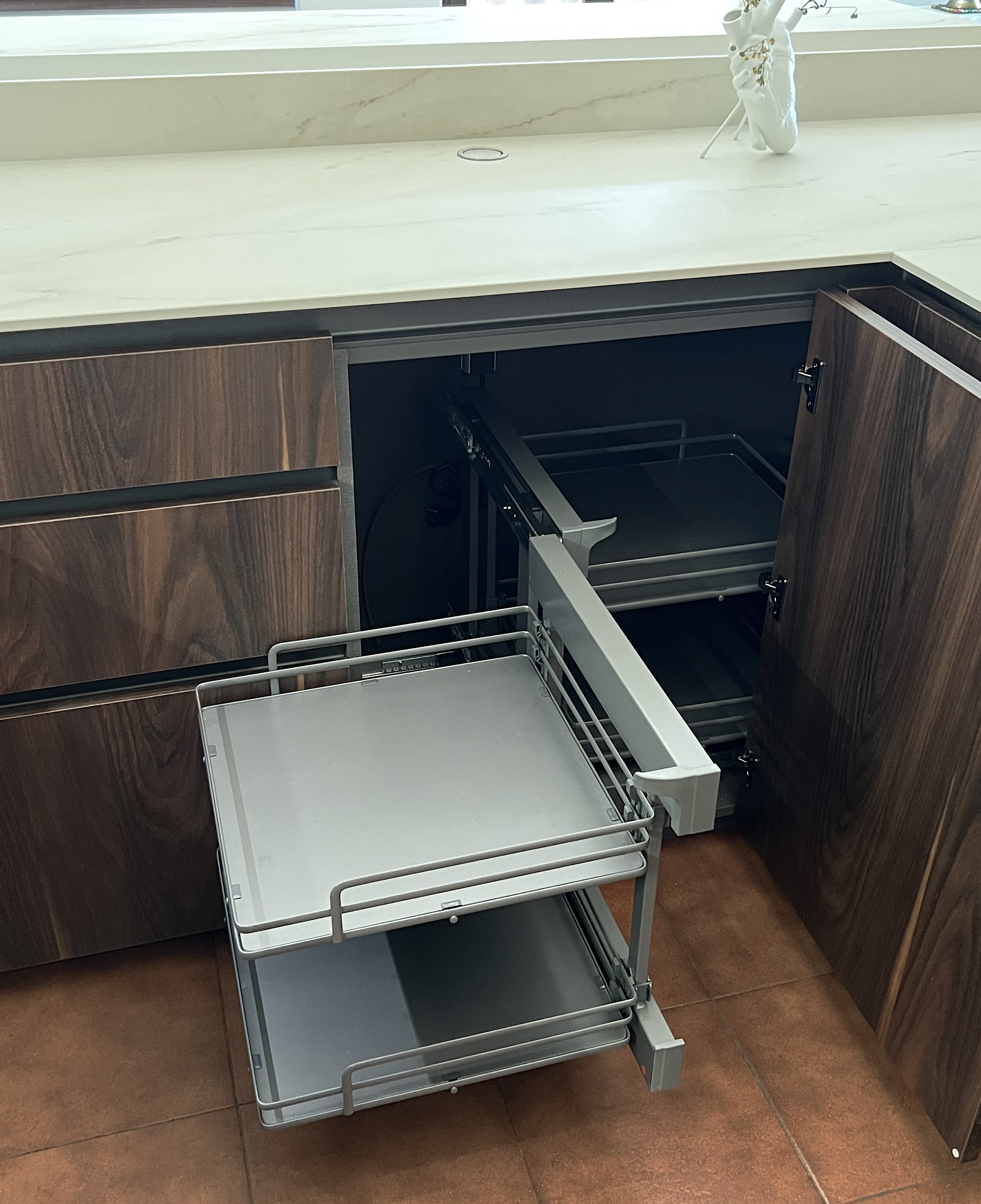Detail of the Floritelli + Dekton kitchen 2