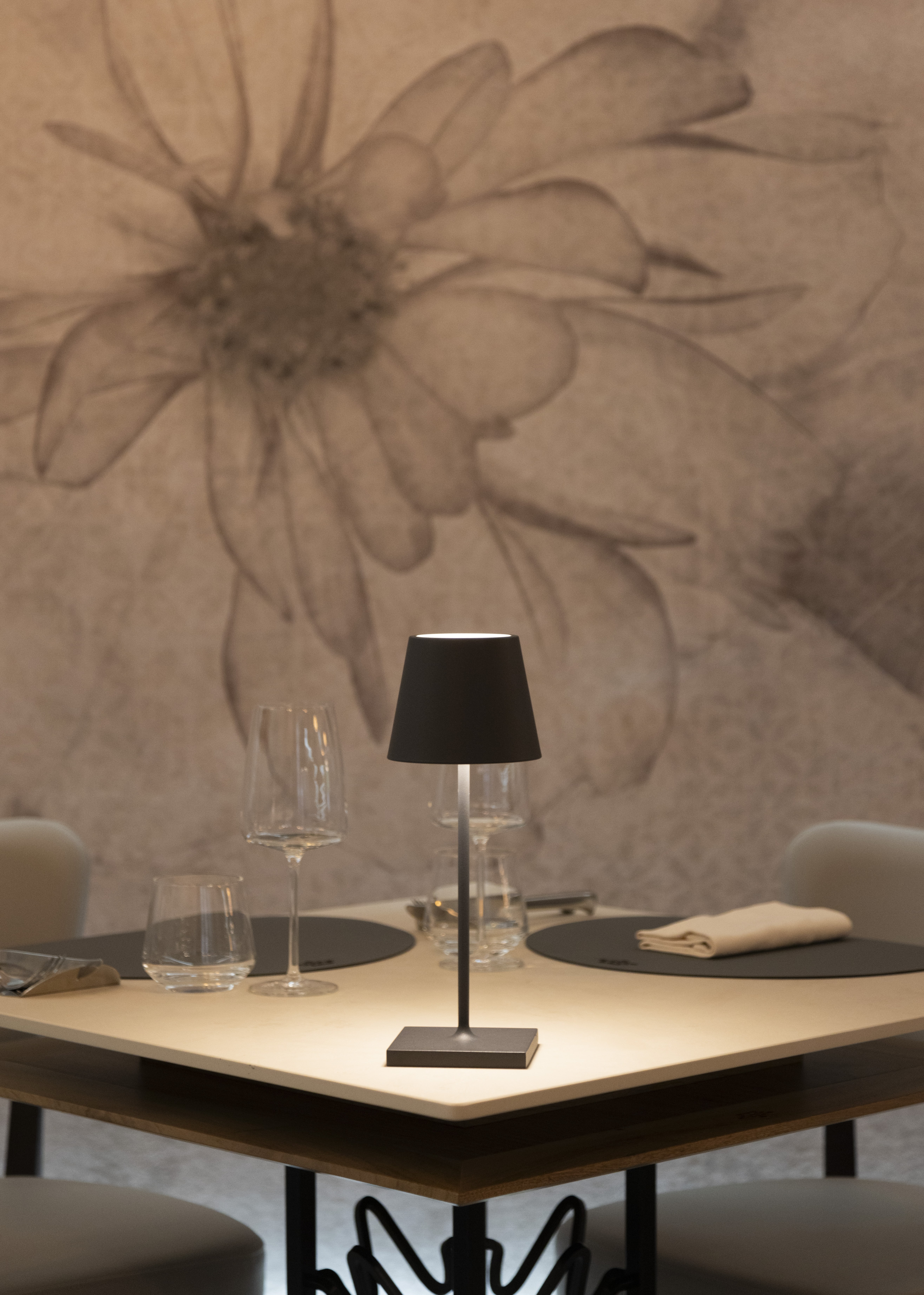 MAD Galateo Table — product view 05