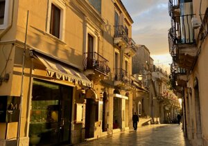around-taormina1-taormina-center - fragranzadisicilia