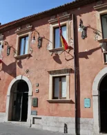 taormina-palazzo-dei-giurati-sicily-italia-agosto-sede-del-municipio-200298435