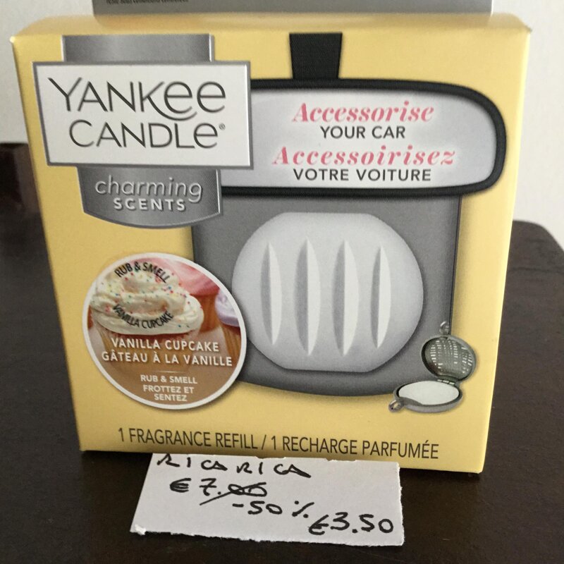 yankee-candle-vanilla-cupcake