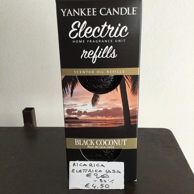 yankee-candle-black-coconut