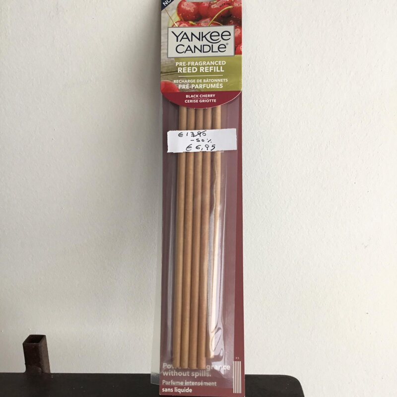 yankee-candle-black-cherry