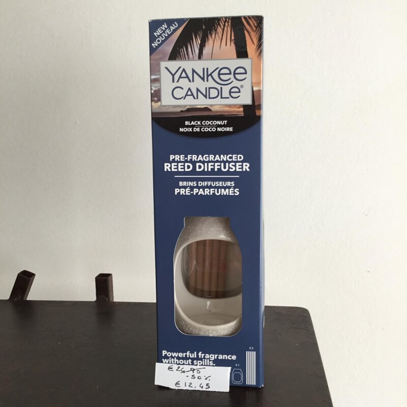 yankee-candle-black-coconut