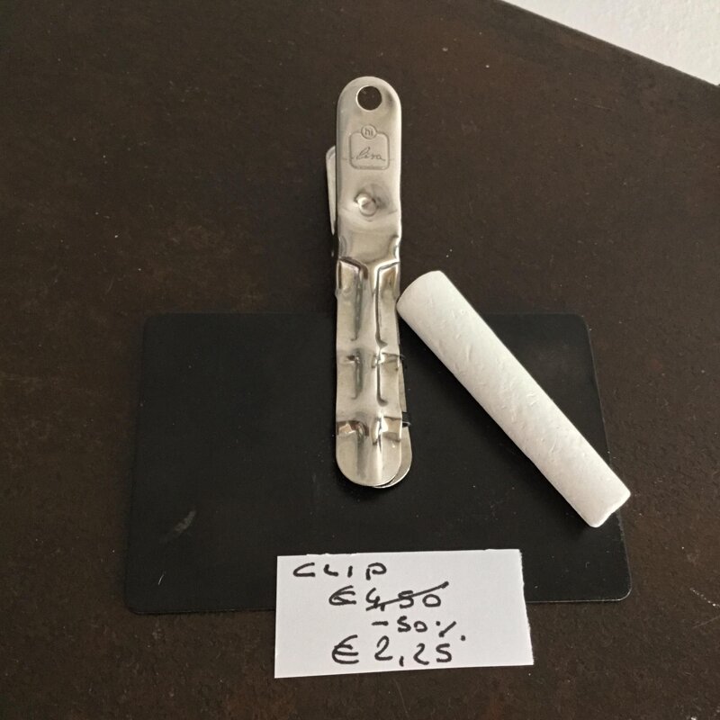 seletti-clip-lavagna-con-gessetto