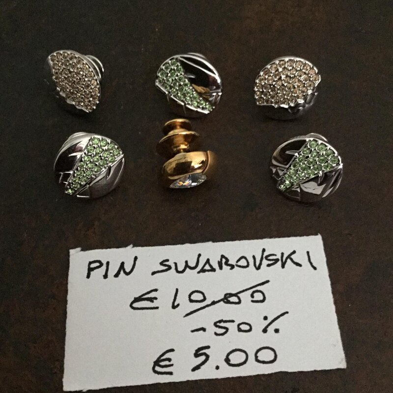 swarovski-pin