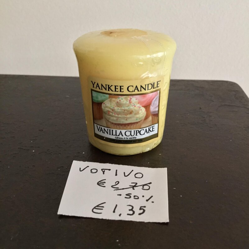 yankee-candle-vanilla-cupcake