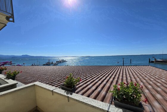 b4b43f28-5b66-46cc-92b2-259830c8e8d3