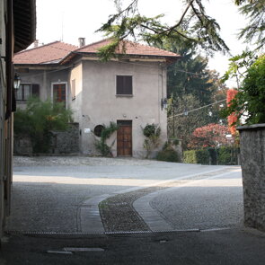 Piazza V. Emanuele Cazzago Brabbia Arredo urbano Piazza V. Emanuele Cazzago Brabbia Arredo urbano