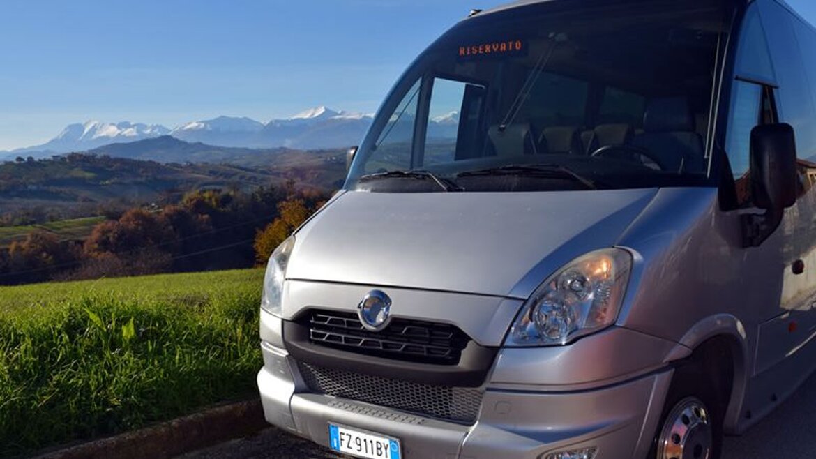 Minibus Turistico da noleggio con conducente Minibus Turistico da noleggio con conducente